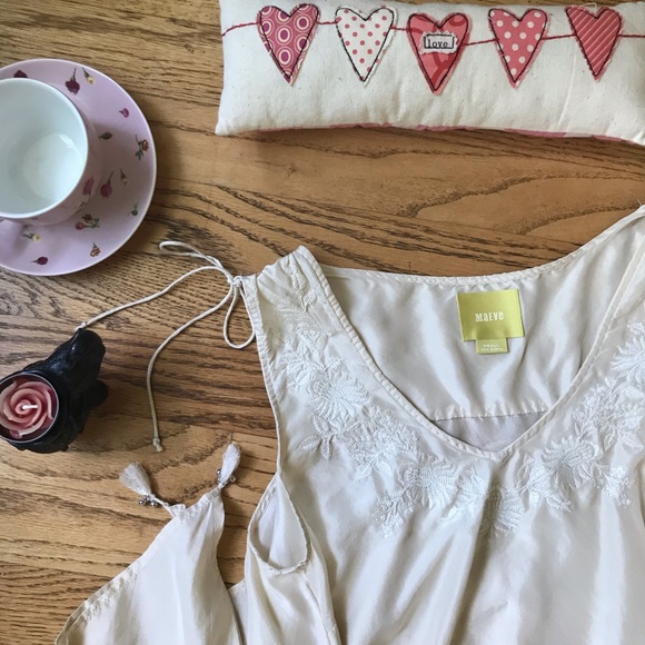 Silk Embroidered blouse 📿 - Picture 5 of 5